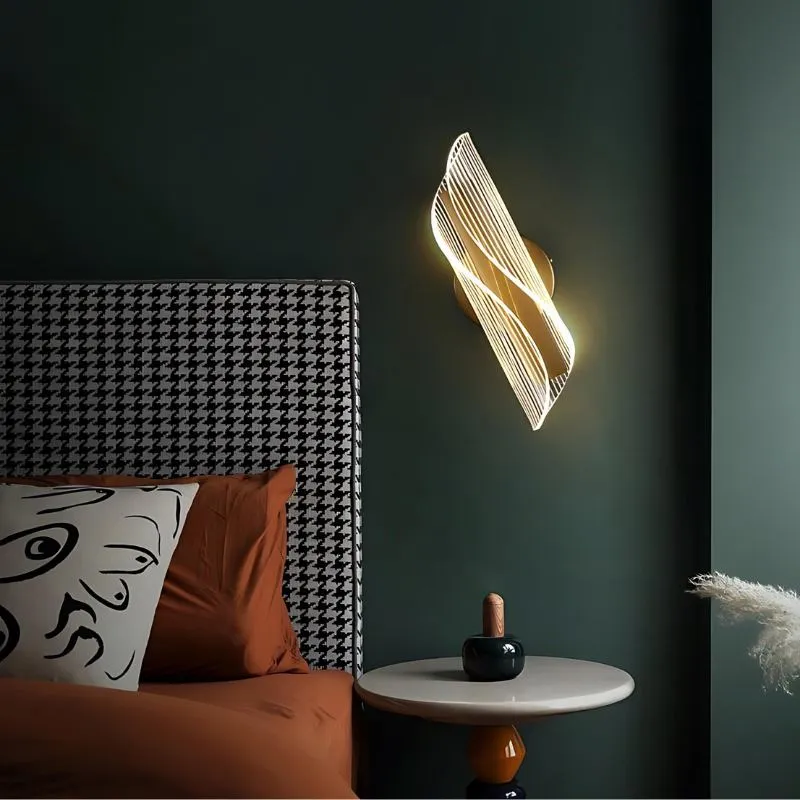 Curl Wall Lamp